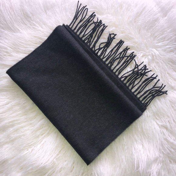 Charcoal scarf 🧣 - Picture 1 of 4